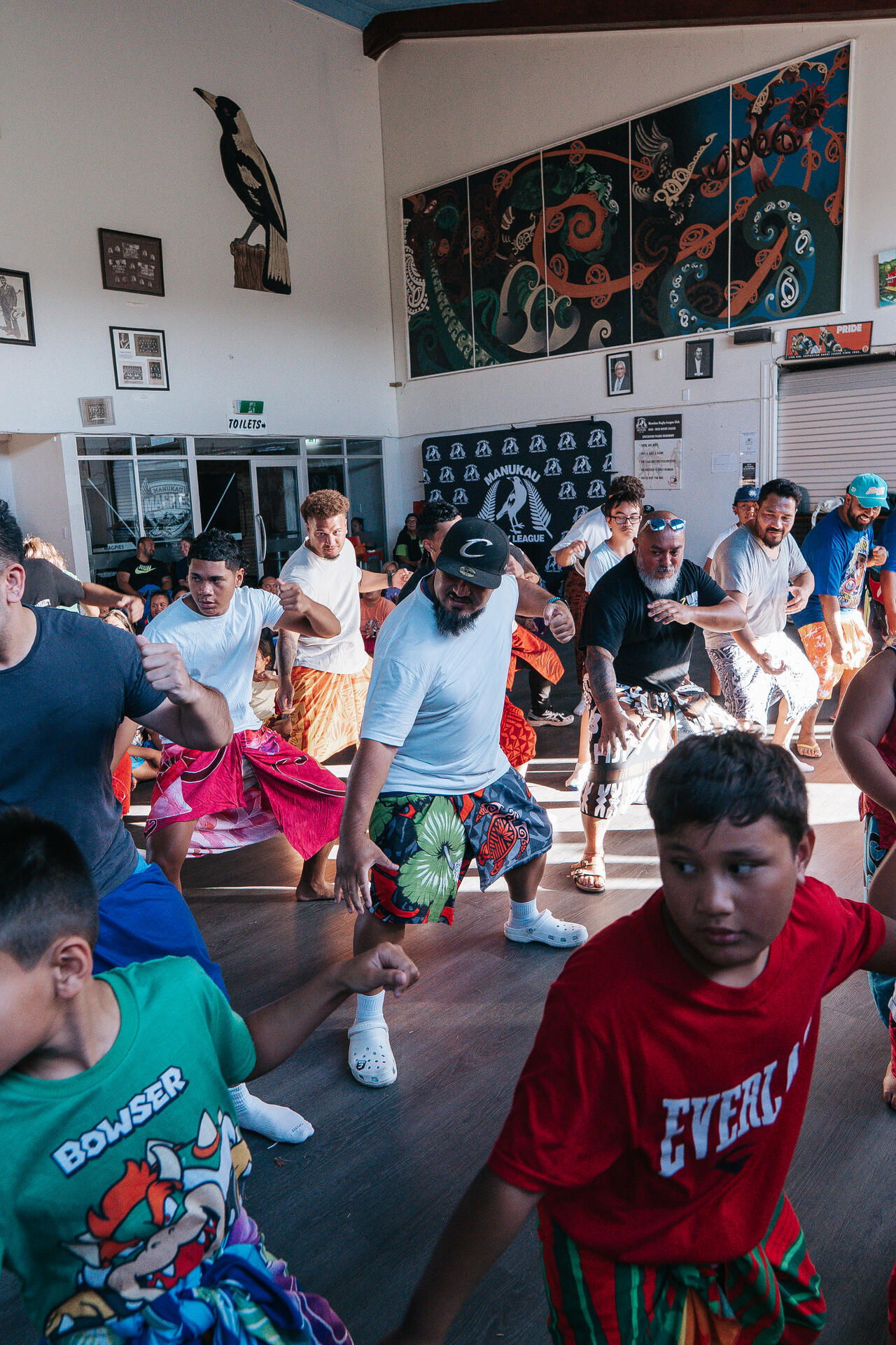 Energetic fatele dance practice