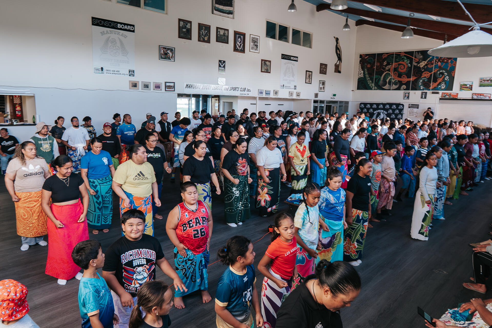Large Kauhiva practice session